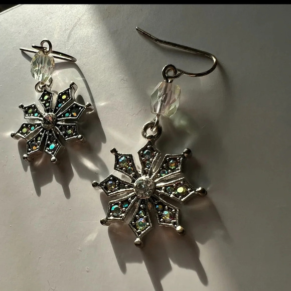 Vintage Style Rhinestone earrings - Picture 3 of 5